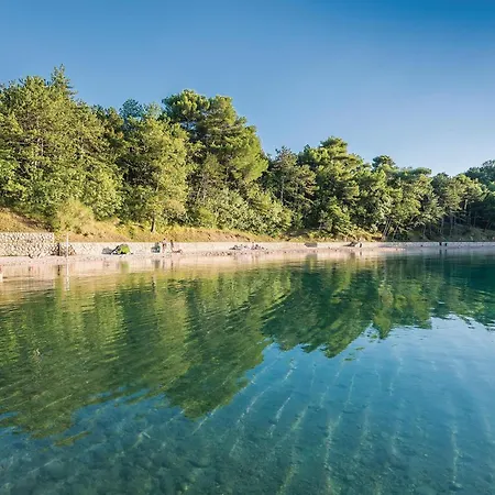 Apartment Gorgeous In With Wifi Omišalj